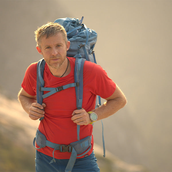 Coros VERTIX 2 GPS Abenteueruhr beim Wandern