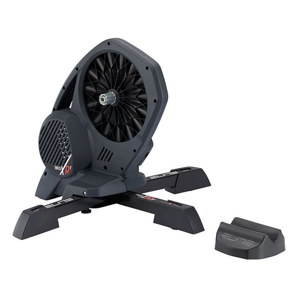 ELITE Direto XR-T schräge Frontansicht mit Radblock