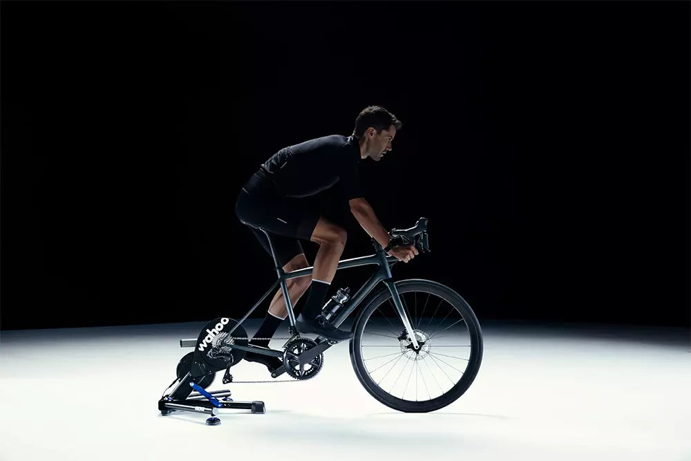 Wahoo KICKR v6 mit Fahrrad im Training